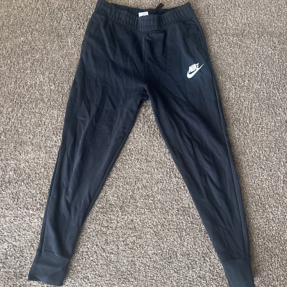 Nike Sportswear club
